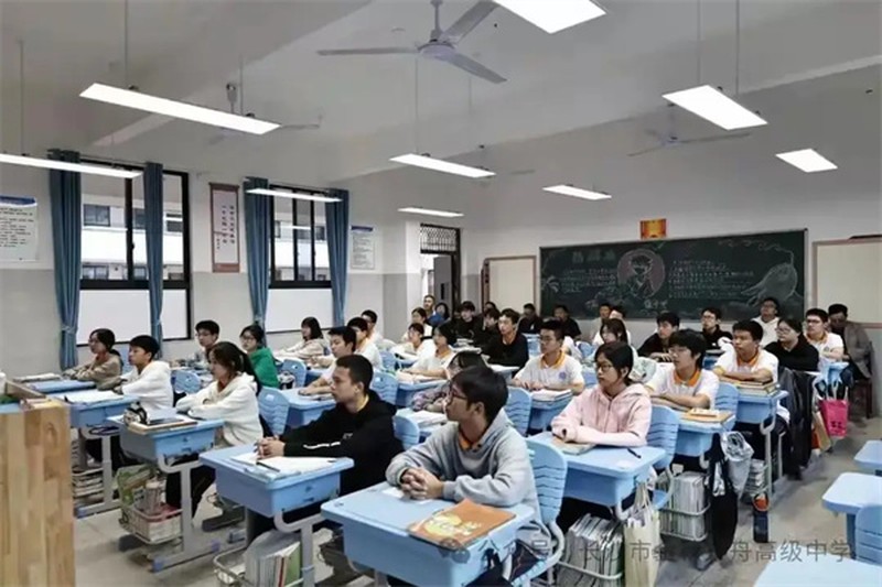 思沁金秋高级中学复读部招生计划及教学特色